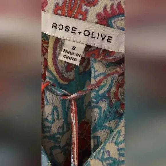 Rose + Olive - Bohemian Sleeveless Top - Picture 3 of 7